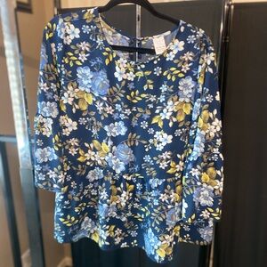 Floral quarter length sleeve top